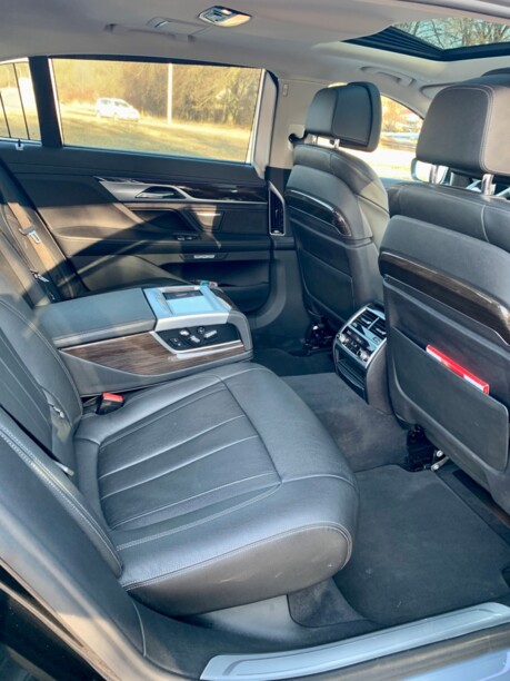 BMW 7 серия G12 (Long), 2017 г.