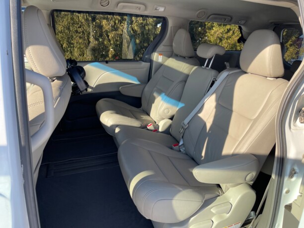 Toyota Sienna III (XL30), 7 мест, 2018 г.