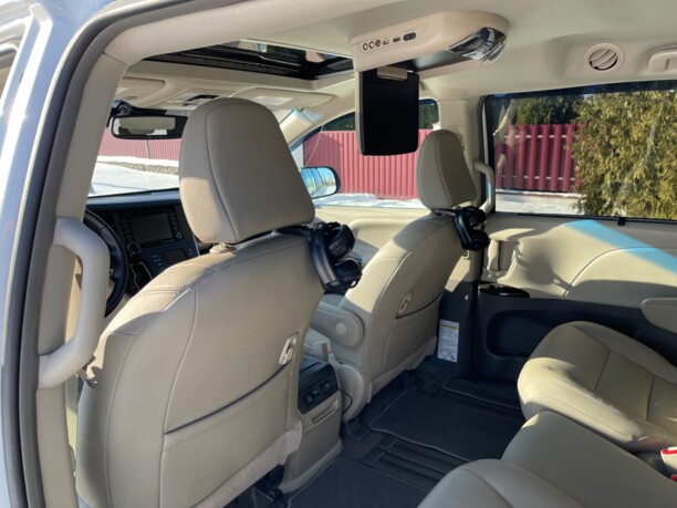Toyota Sienna III (XL30), 7 мест, 2018 г.