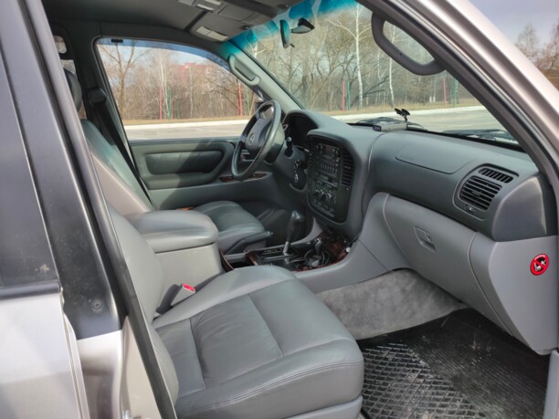 Toyota Land Cruiser J100, 2001 г.