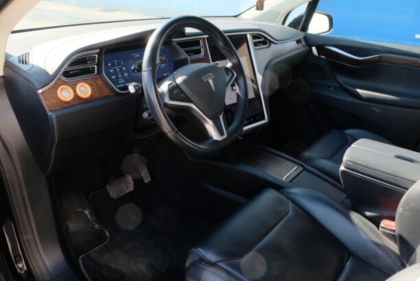 Tesla Model X, 2018 г.