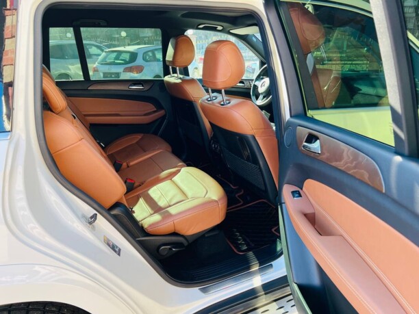 Mercedes-Benz GLS X166, 7 мест, 2016 г.