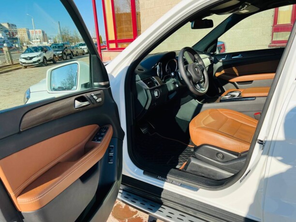 Mercedes-Benz GLS X166, 7 мест, 2016 г.
