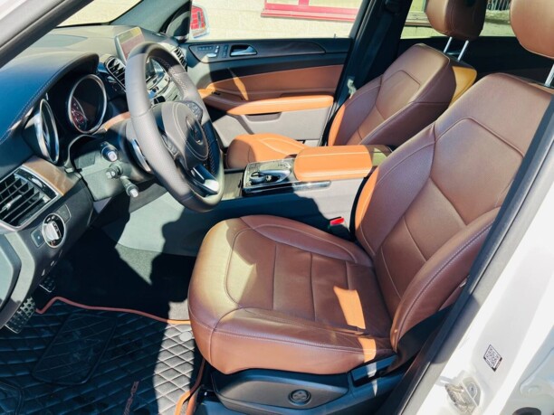 Mercedes-Benz GLS X166, 7 мест, 2016 г.