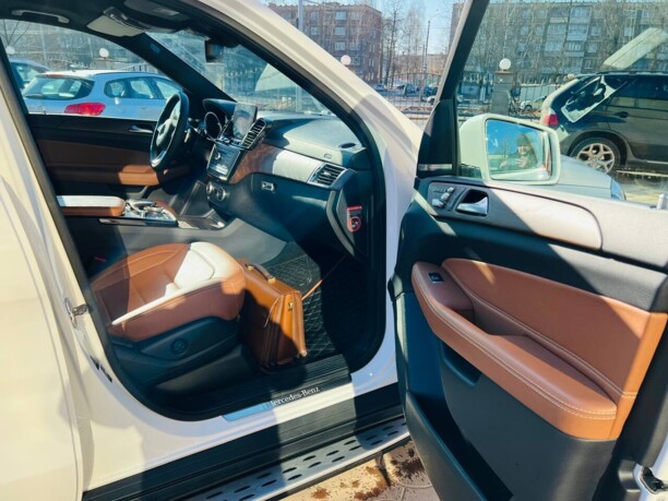 Mercedes-Benz GLS X166, 7 мест, 2016 г.