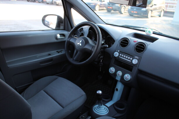 Mitsubishi Colt VI, 2006 г.