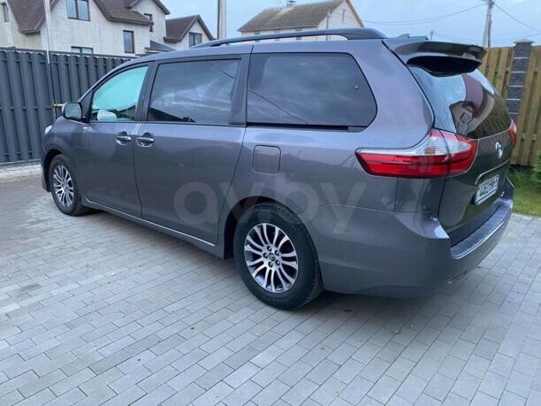 Toyota Sienna III (XL30), 7 мест, 2018 г.