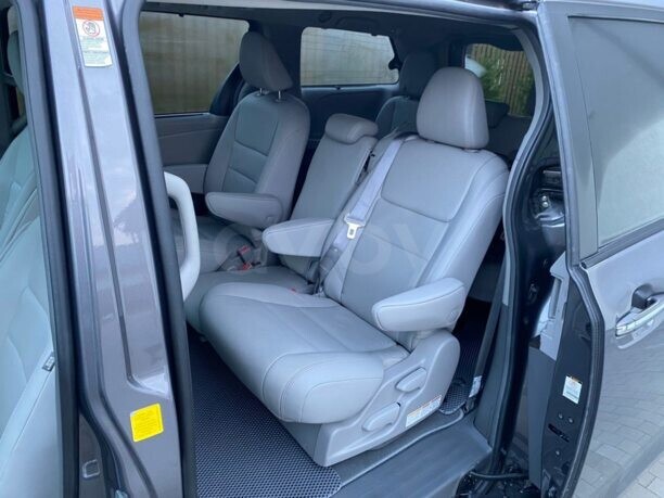 Toyota Sienna III (XL30), 7 мест, 2018 г.