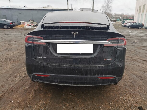 Tesla Model X, 7 мест, 2016 г.