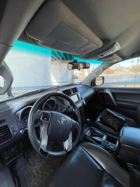 Toyota Land Cruiser Prado J150, 7 мест, 2010 г.