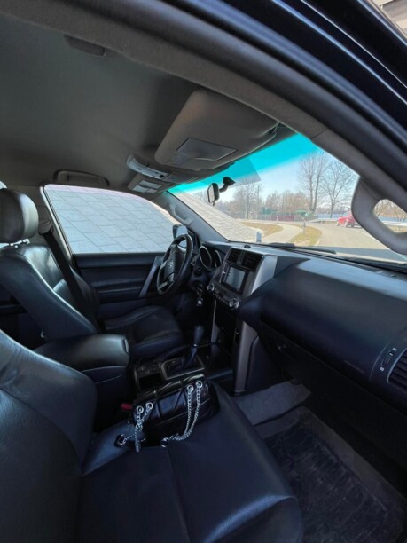 Toyota Land Cruiser Prado J150, 7 мест, 2010 г.