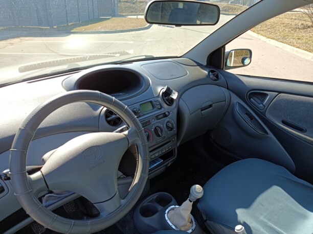 Toyota Yaris I (P1), 1999 г.