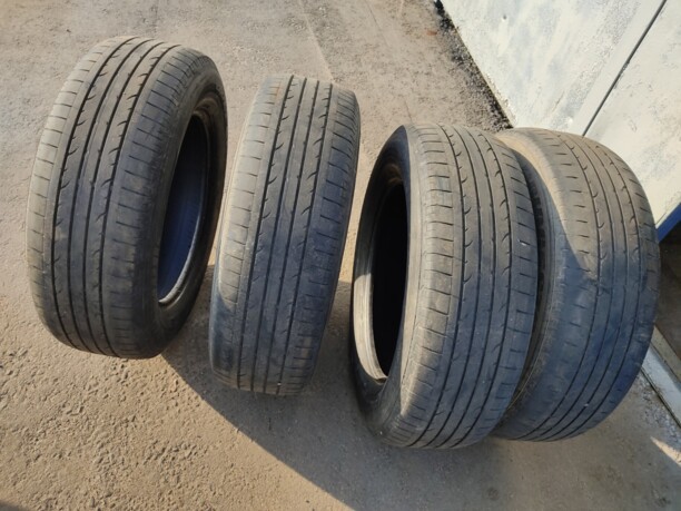 Легковые шины Bridgestone N/A 235/65 R18 4 шт.