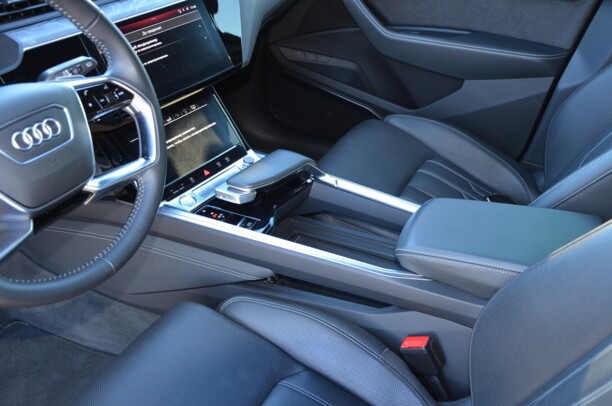 Audi e-tron, 2019 г.