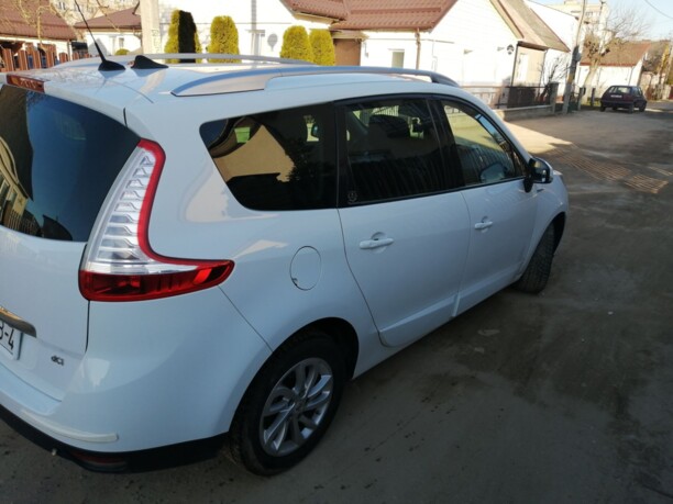 Renault Grand Scenic III · 2-й рестайлинг, 7 мест, 2013 г.