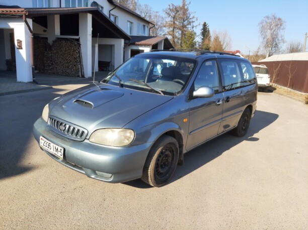 Kia Carnival I, 7 мест, 2001 г.