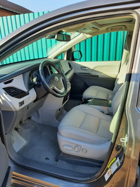 Toyota Sienna III (XL30), 7 мест, 2018 г.