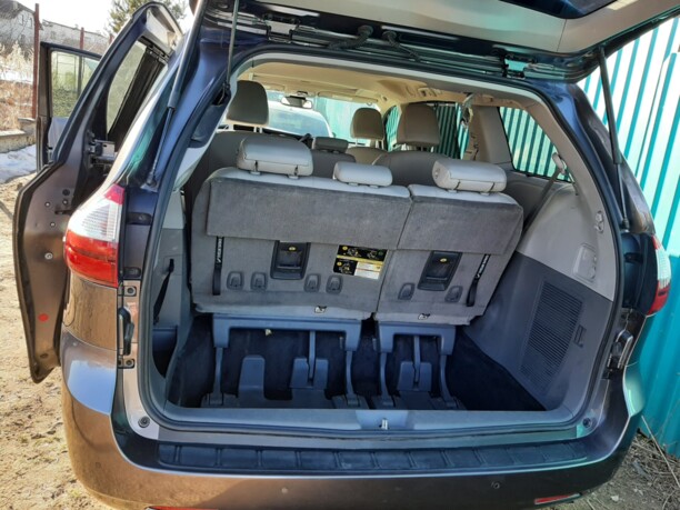 Toyota Sienna III (XL30), 7 мест, 2018 г.
