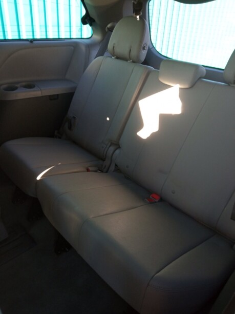 Toyota Sienna III (XL30), 7 мест, 2018 г.