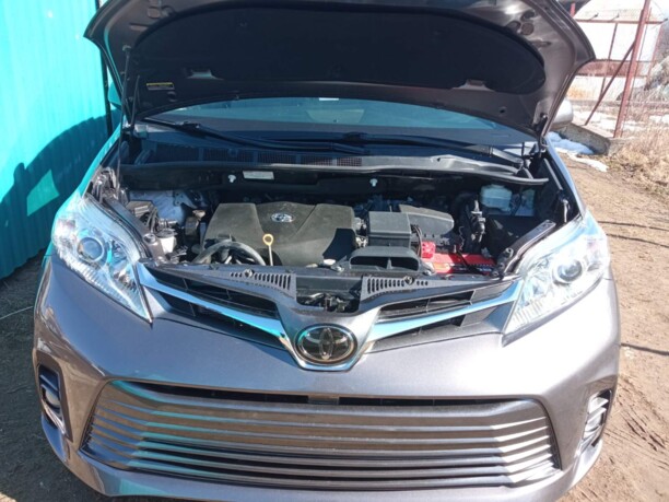Toyota Sienna III (XL30), 7 мест, 2018 г.