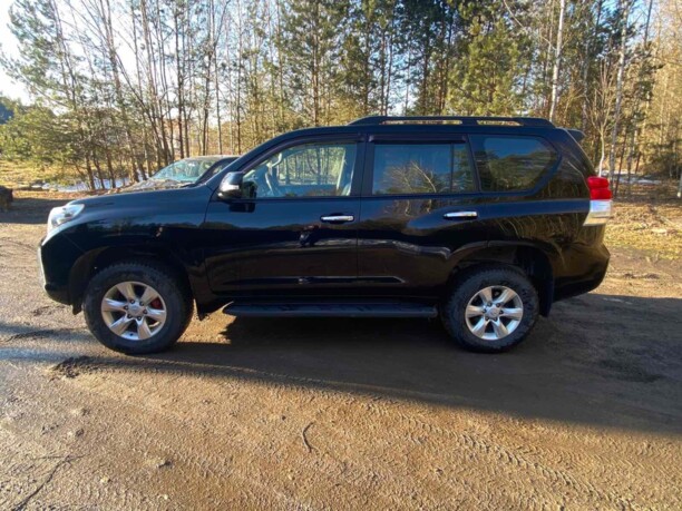 Toyota Land Cruiser Prado J150, 7 мест, 2010 г.