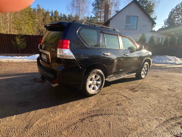 Toyota Land Cruiser Prado J150, 7 мест, 2010 г.