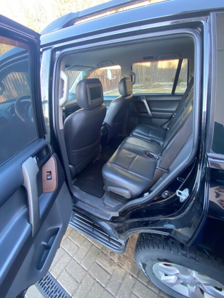 Toyota Land Cruiser Prado J150, 7 мест, 2010 г.