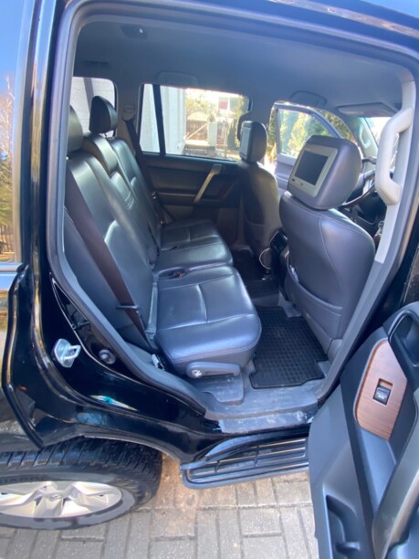Toyota Land Cruiser Prado J150, 7 мест, 2010 г.