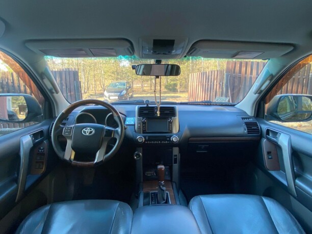 Toyota Land Cruiser Prado J150, 7 мест, 2010 г.