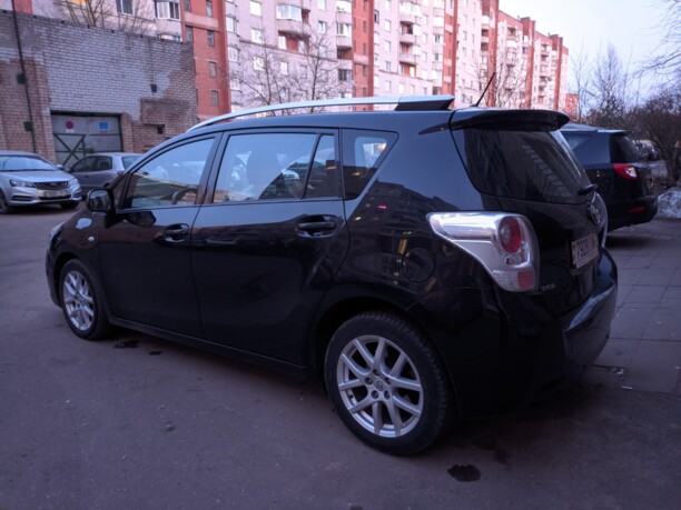 Toyota Verso I, 7 мест, 2010 г.
