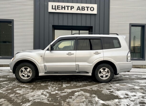 Mitsubishi Pajero III, 7 мест, 2001 г.