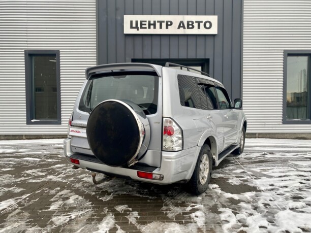 Mitsubishi Pajero III, 7 мест, 2001 г.