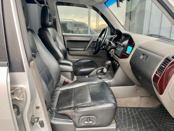 Mitsubishi Pajero III, 7 мест, 2001 г.