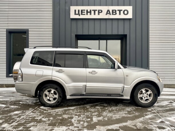 Mitsubishi Pajero III, 7 мест, 2001 г.