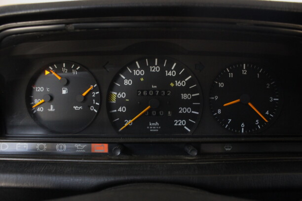 Mercedes-Benz 190 (W201), 1990 г.