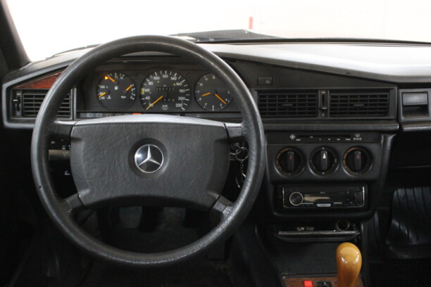 Mercedes-Benz 190 (W201), 1990 г.