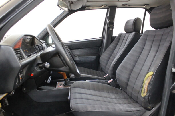 Mercedes-Benz 190 (W201), 1990 г.