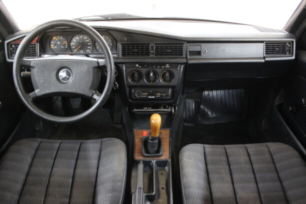 Mercedes-Benz 190 (W201), 1990 г.