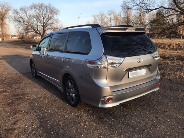 Toyota Sienna III (XL30), 7 мест, 2018 г.