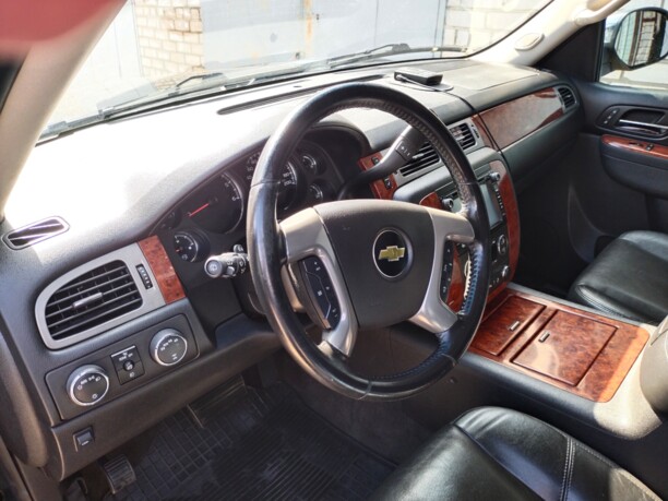 Chevrolet Tahoe GMT900, 7 мест, 2012 г.