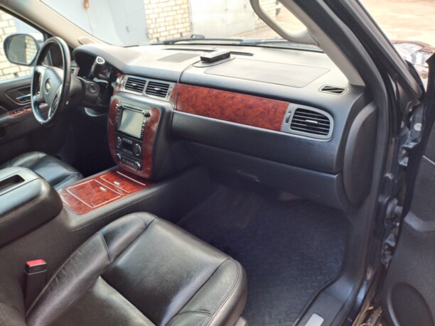 Chevrolet Tahoe GMT900, 7 мест, 2012 г.