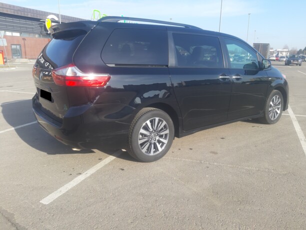 Toyota Sienna III (XL30), 7 мест, 2018 г.