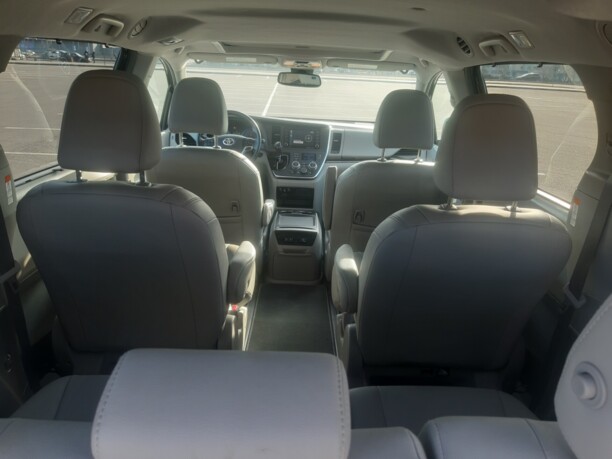 Toyota Sienna III (XL30), 7 мест, 2018 г.