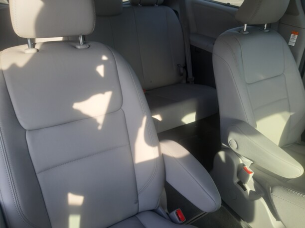 Toyota Sienna III (XL30), 7 мест, 2018 г.