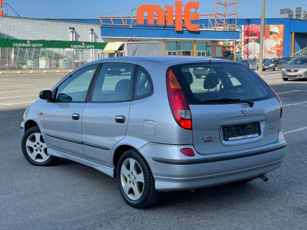 Nissan Almera Tino, 2004 г.