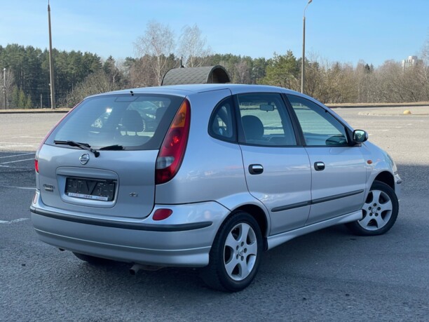 Nissan Almera Tino, 2004 г.