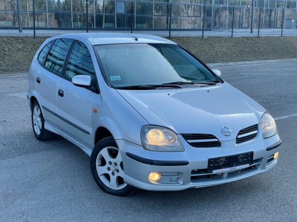 Nissan Almera Tino, 2004 г.