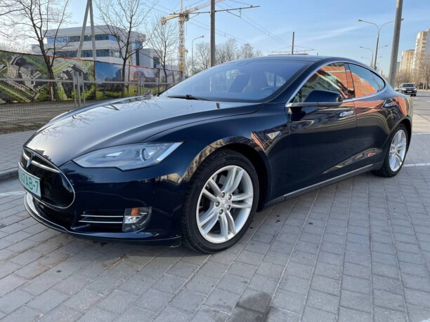 Tesla Model S I, 2015 г.