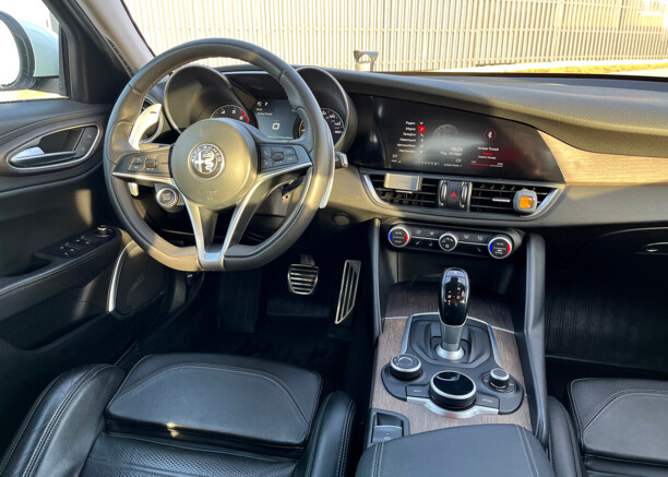 Alfa Romeo Giulia, 2017 г.