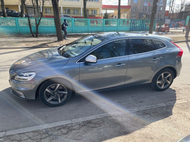 Volvo V40 II · Рестайлинг, 2018 г.